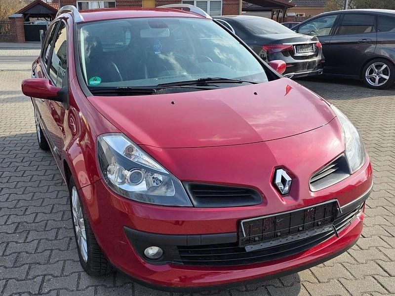 Gebraucht Renault Clio GrandTour Exception 111 PS (81 kW) 2009 Rot dyna Kombi