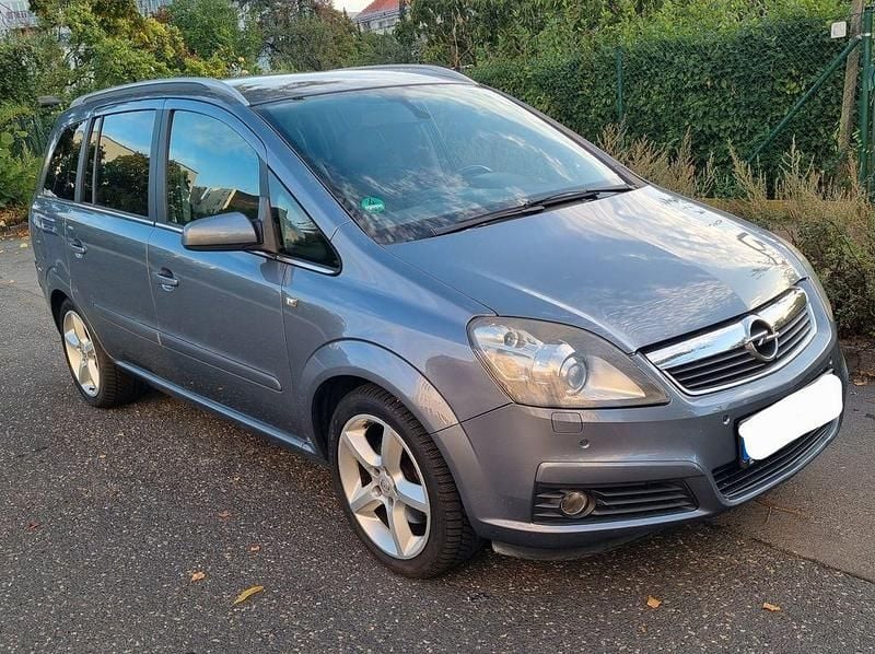 Grau Gebraucht 2006 Opel Zafira Cosmo Van / Kleinbus | 4.900 € (Fairer Preis) - Bild 1/4