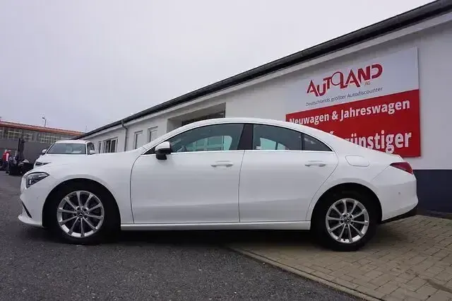 Gebraucht Mercedes CLA220 190 PS (139 kW) 2019 Weiss Limousine