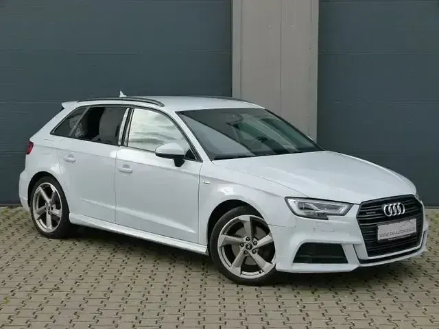 Gebraucht Audi A3 S-Line 190 PS (139 kW) 2019 Andere Limousine
