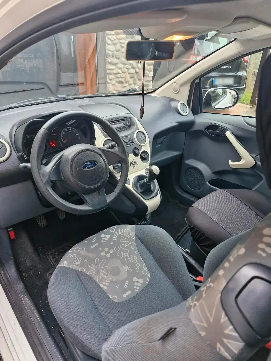 Gebraucht Ford Ka 70 PS (51 kW) 2010 Weiß Kleinwagen