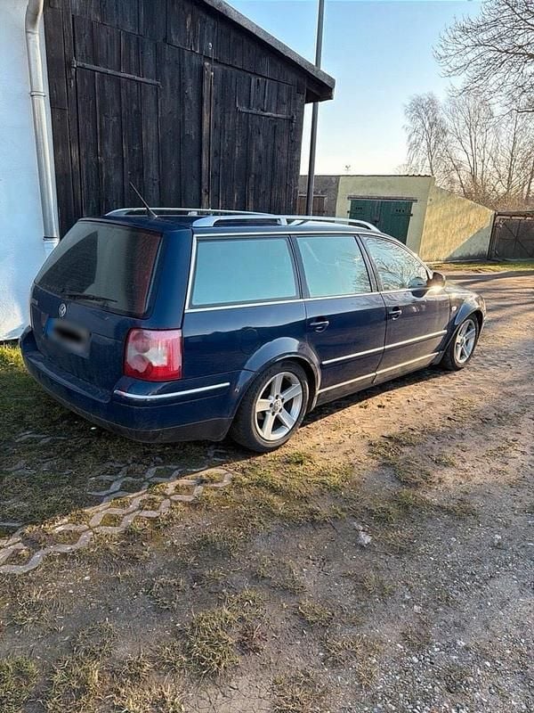 Gebraucht VW Passat 131 PS (96 kW) 2001 Blau Kombi