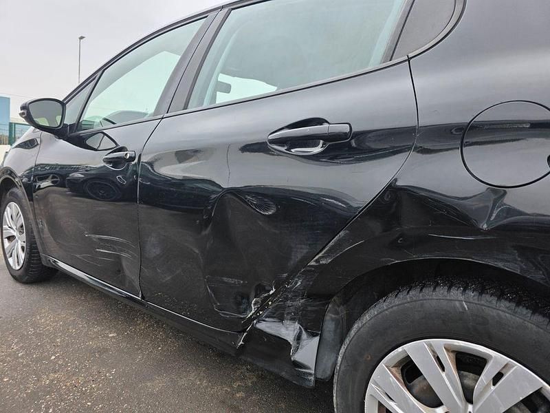 Gebraucht Peugeot 208 Active 68 PS (50 kW) 2014 Kleinwagen