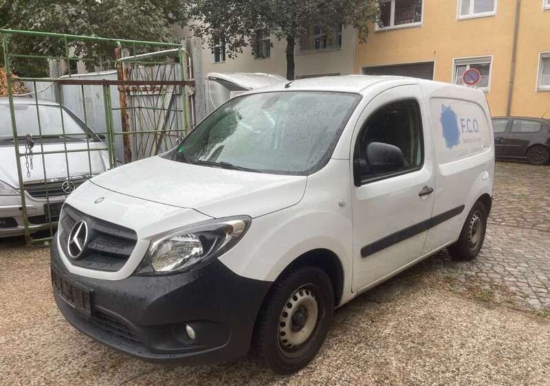 Weiß Gebraucht 2018 Mercedes Citan 109 Van / Kleinbus | 7.999 € (Superpreis) - Bild 1/4