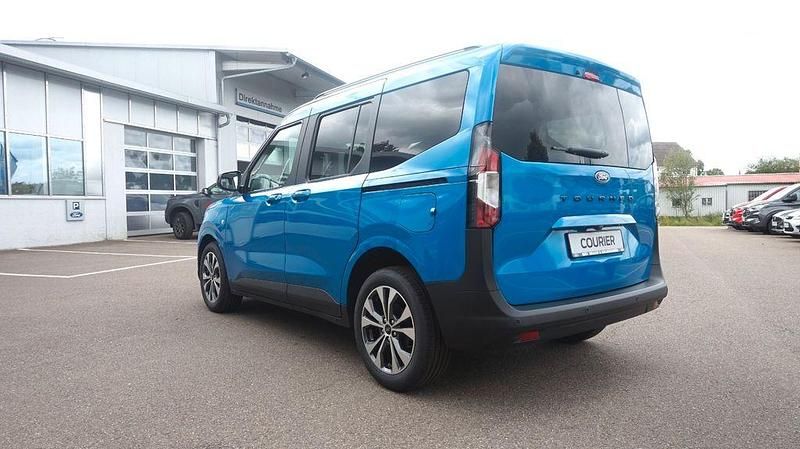 Neu Ford Tourneo Courier Titanium 125 PS (91 kW) 2025 Blau Van / Kleinbus