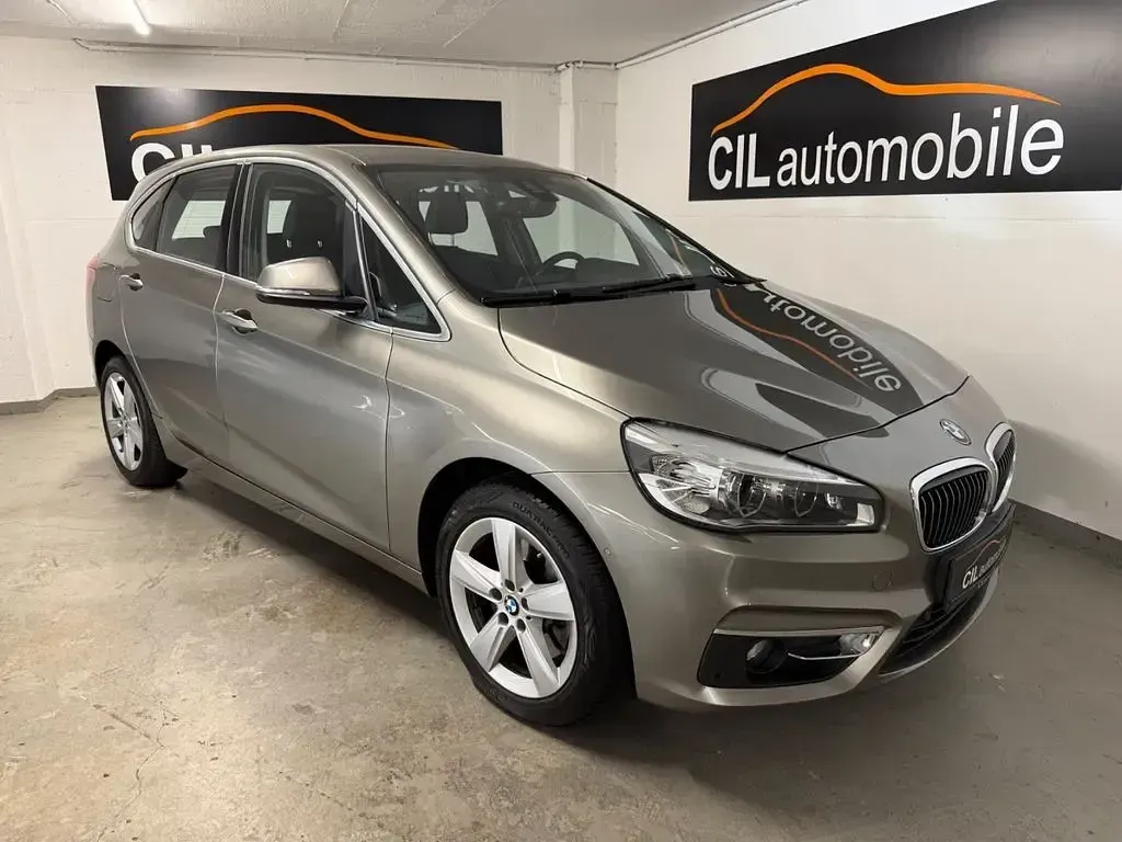 Gebraucht BMW 225 Active Tourer Luxury Line 231 PS (169 kW) 2015 Silber Van / Kleinbus