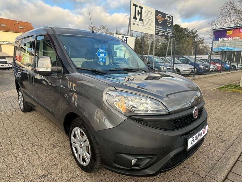 Grau Gebraucht 2015 Fiat Doblò Van / Kleinbus | 5.999 € (Guter Preis) - Bild 1/4