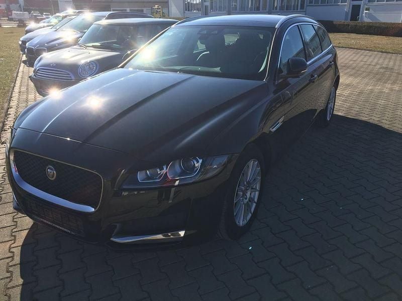 Santorini black metallic Gebraucht 2020 Jaguar XF Sportbrake Kombi | 24.900 € (Fairer Preis) - Bild 1/4