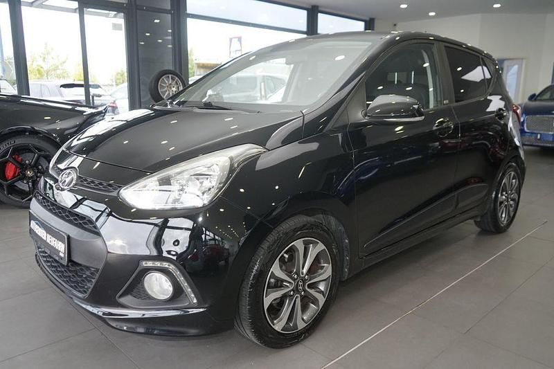 Gebraucht Hyundai i10 Passion 87 PS (63 kW) 2016 Schwarz Kleinwagen