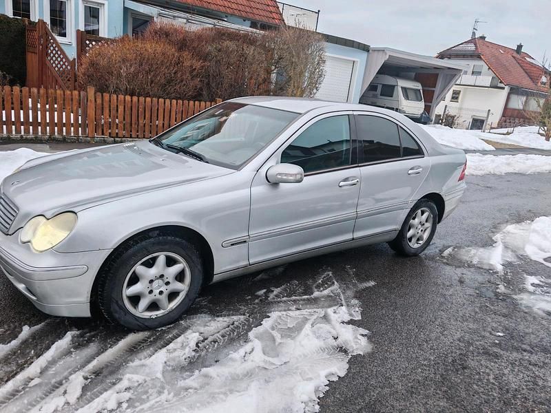 Gebraucht Mercedes C220 150 PS (110 kW) 2003 Grau Limousine