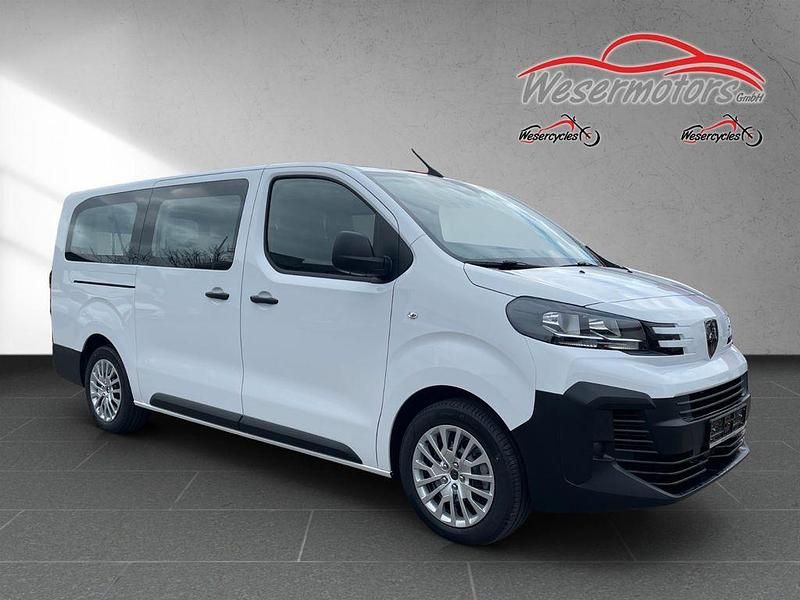 Weiß Gebraucht 2024 Peugeot Traveller Active Van / Kleinbus | 32.990 € (Superpreis) - Bild 1/4