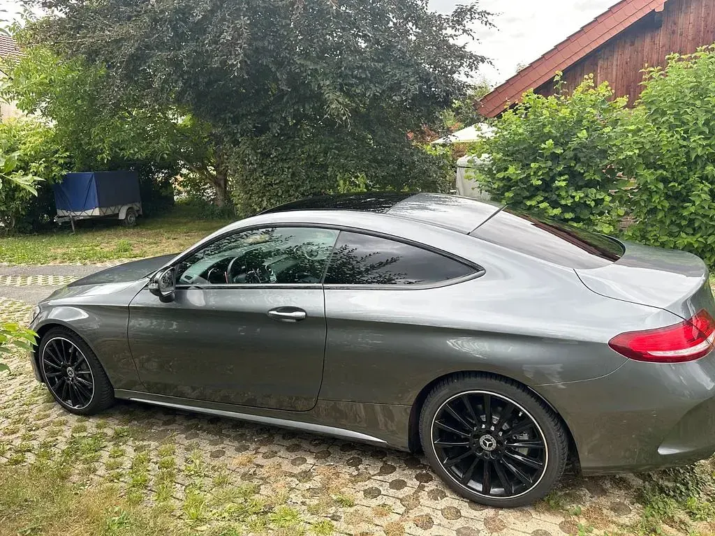 Gebraucht Mercedes C200 184 PS (135 kW) 2018 Grau Coupé