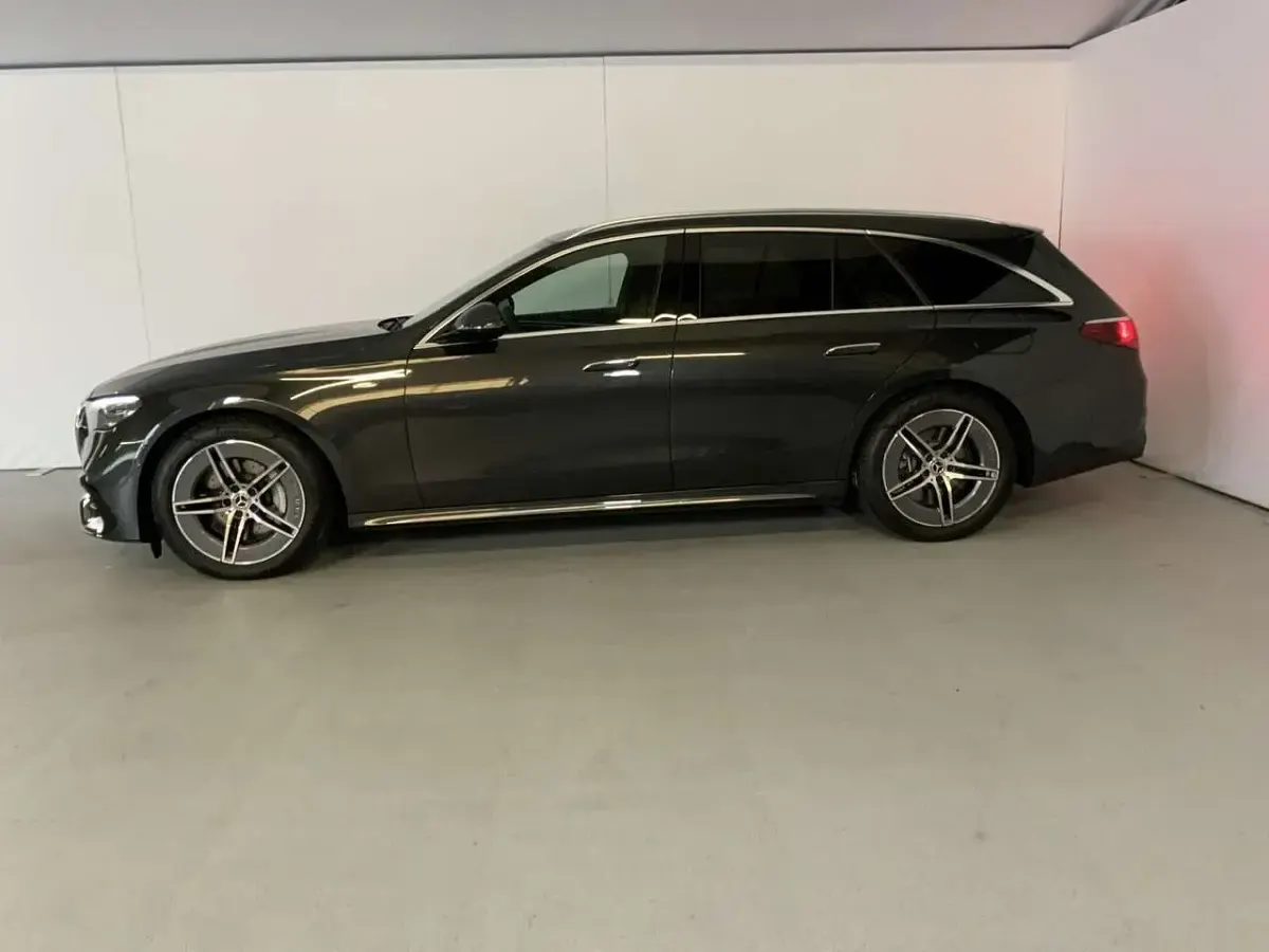 Gebraucht Mercedes E300 AMG 313 PS (230 kW) 2025 Metalliclack graphitgrau Kombi