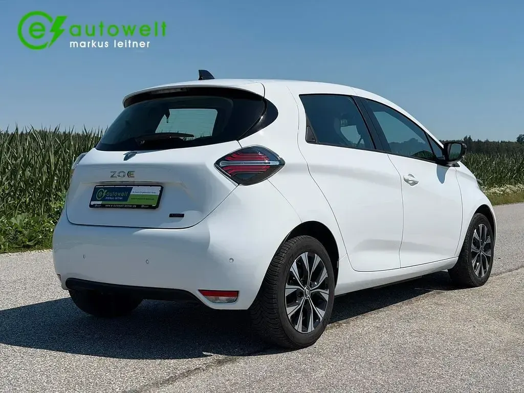 Gebraucht Renault Zoe Evolution 80 kW (109 PS) 2023 Gletscherweiß Kleinwagen