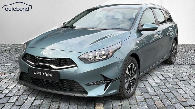 Grau / yuccastahlgrau Neu 2025 Kia Ceed Sportswagon Kombi | 22.470 € (Guter Preis) - Bild 1/4