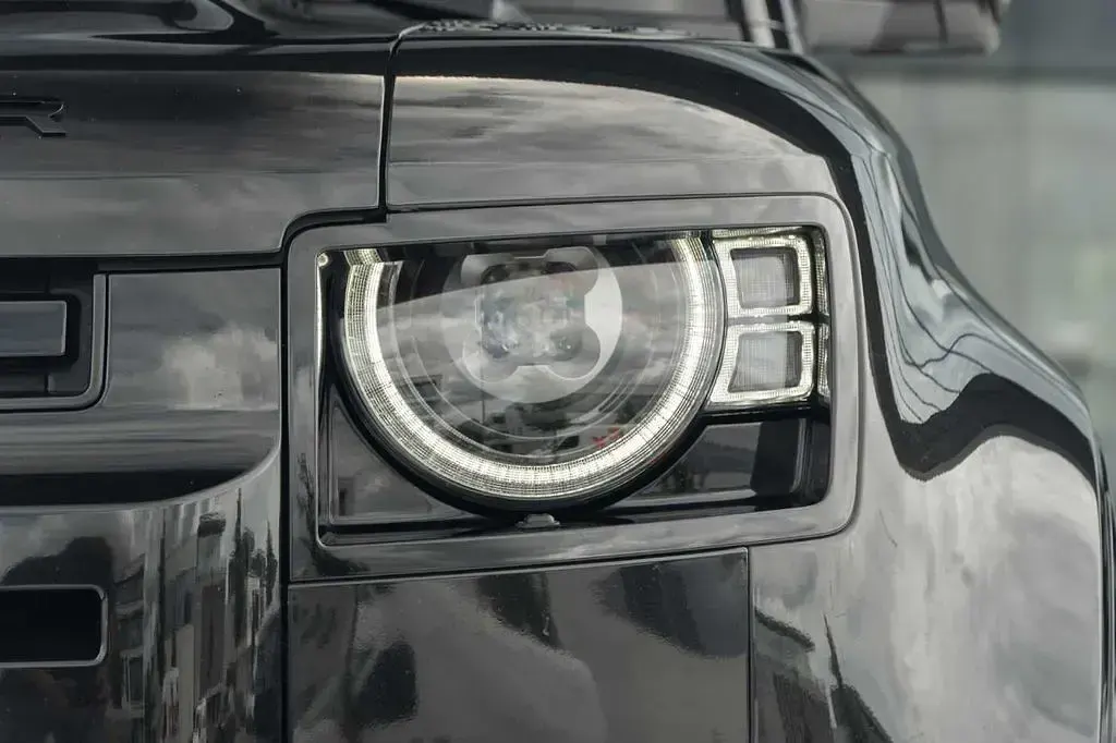 Gebraucht Land Rover Defender Dynamic 250 PS (183 kW) 2022 Schwarz SUV