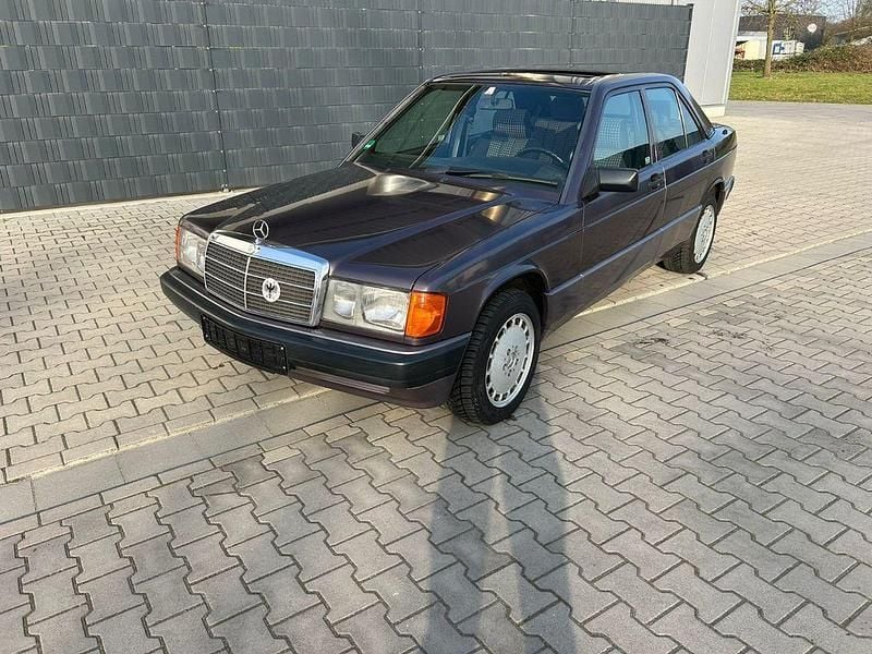 Gebraucht Mercedes 190 75 PS (55 kW) 1993 Braun Limousine