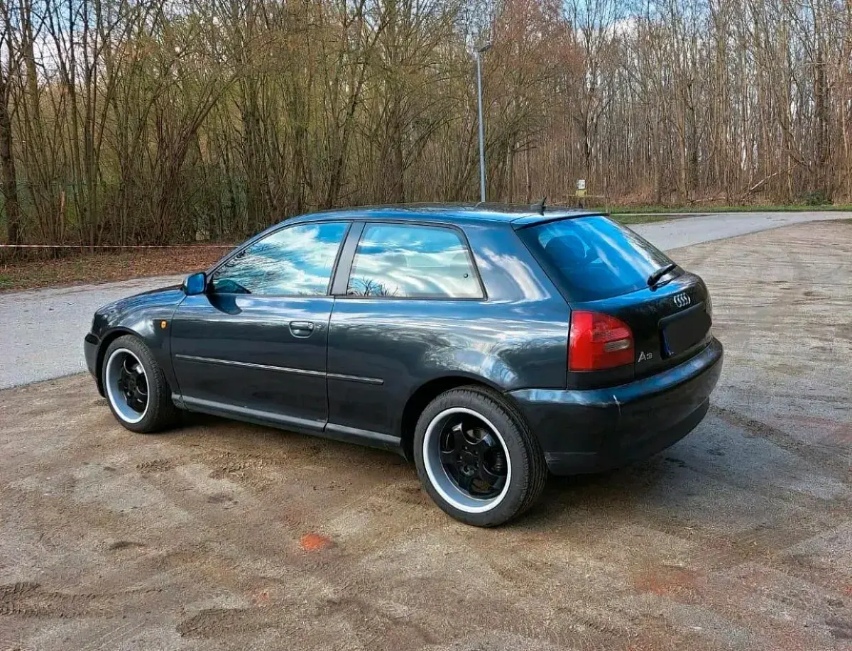 Gebraucht Audi A3 101 PS (74 kW) 1998 Schwarz Kleinwagen