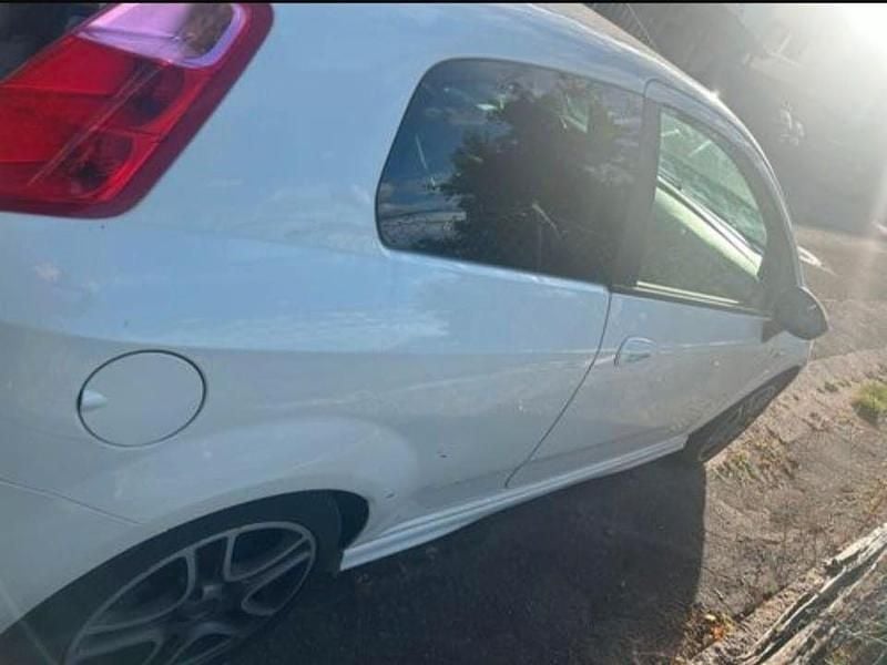 Gebraucht Fiat Punto Sport 95 PS (69 kW) 2009 Weiß Kleinwagen