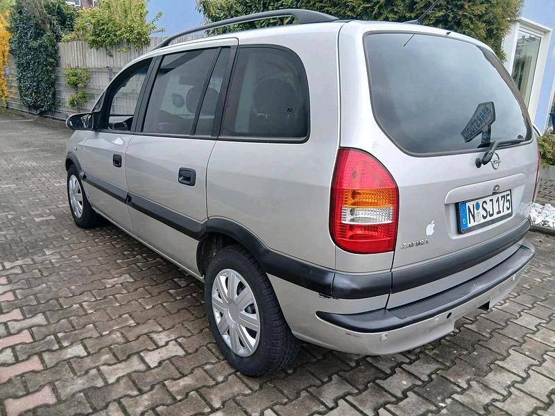 Gebraucht Opel Zafira 146 PS (107 kW) 2002 Silber Van / Kleinbus