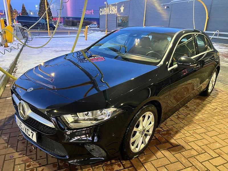 Gebraucht Mercedes A200 163 PS (119 kW) 2018 Schwarz Limousine