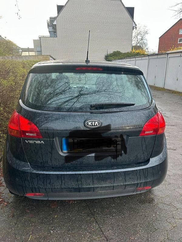 Gebraucht Kia Venga 125 PS (91 kW) 2011 Schwarz Kleinwagen