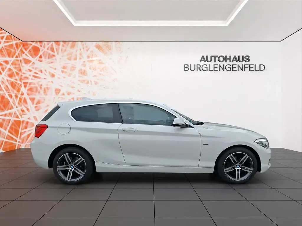 Gebraucht BMW 118 Sport Line 150 PS (110 kW) 2015 Weiß Kleinwagen