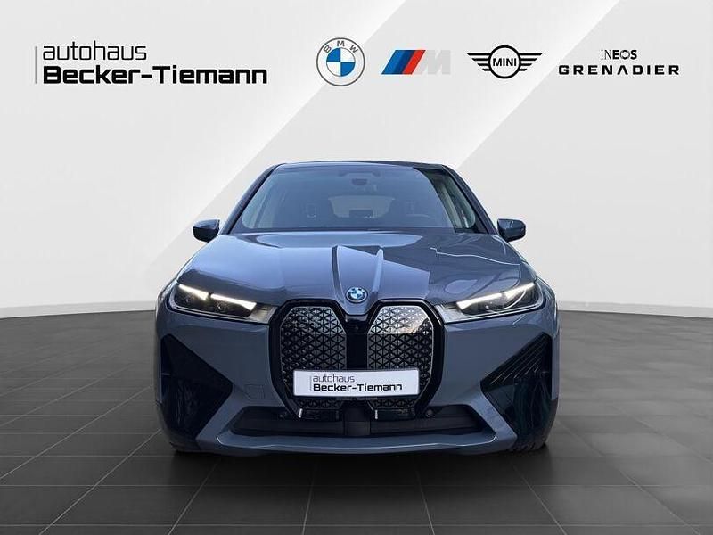 Gebraucht BMW iX Sport Line 239 kW (326 PS) 2022 Bmw individual storm bay SUV