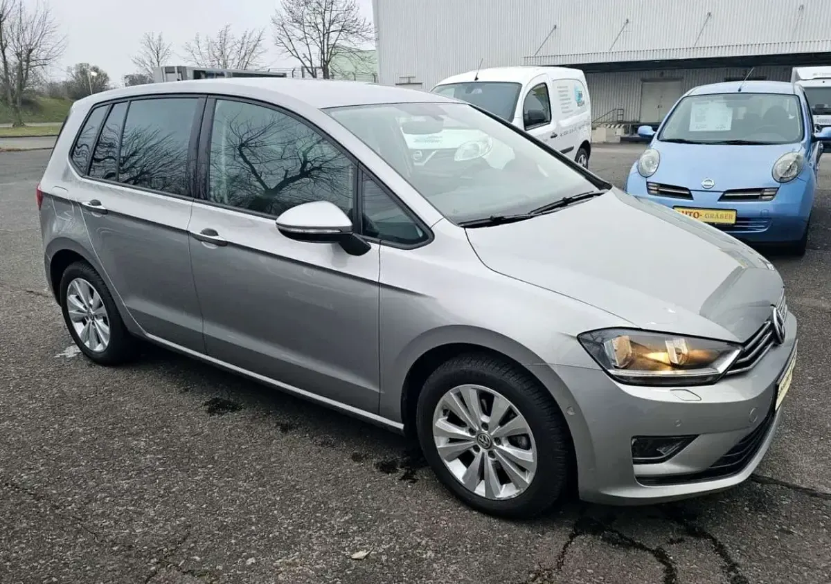 Gebraucht VW Golf Sportsvan Comfortline 110 PS (80 kW) 2017 Tungsten silver Van / Kleinbus