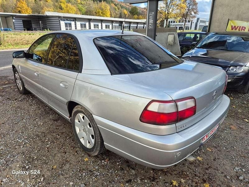 Gebraucht Opel Omega Elegance 144 PS (105 kW) 2001 Silber Limousine
