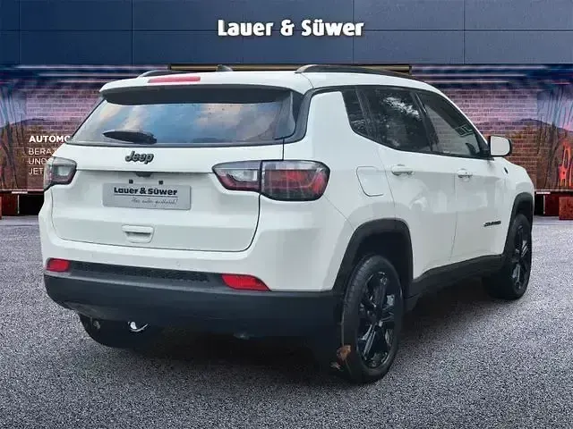 Neu Jeep Compass North 131 PS (96 kW) 2025 Weiß SUV