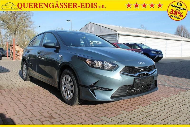 Gebraucht Kia Ceed Vision 140 PS (102 kW) 2025 Lunarsilver (metallic) Kleinwagen