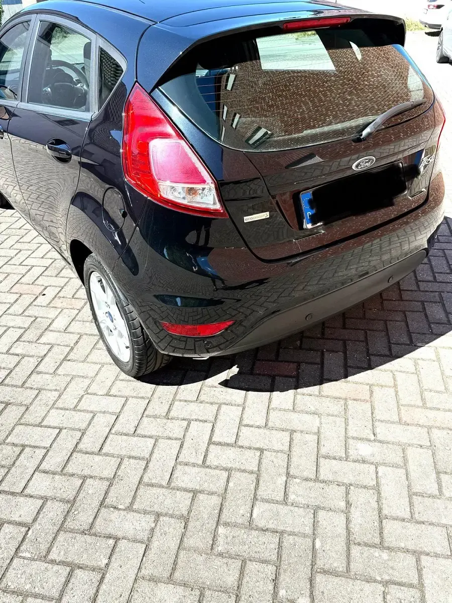 Gebraucht Ford Fiesta 100 PS (73 kW) 2014 Schwarz Kleinwagen
