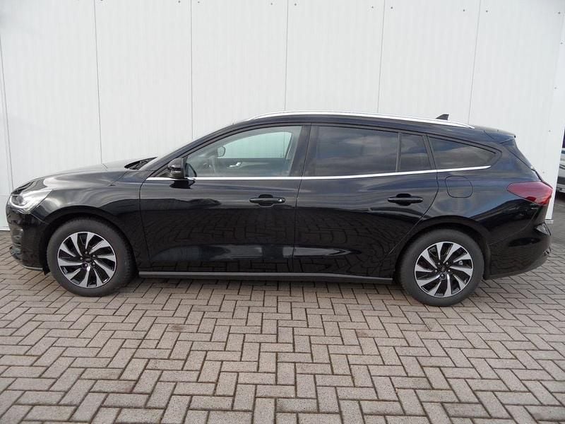 Gebraucht Ford Focus Titanium 125 PS (91 kW) 2024 Obsidianschwarz Kombi