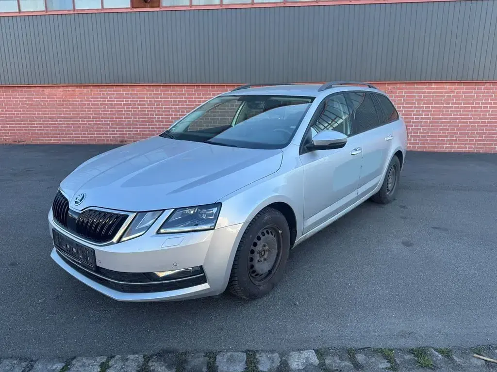 Gebraucht Skoda Octavia Style 116 PS (85 kW) 2020 Silber Kombi