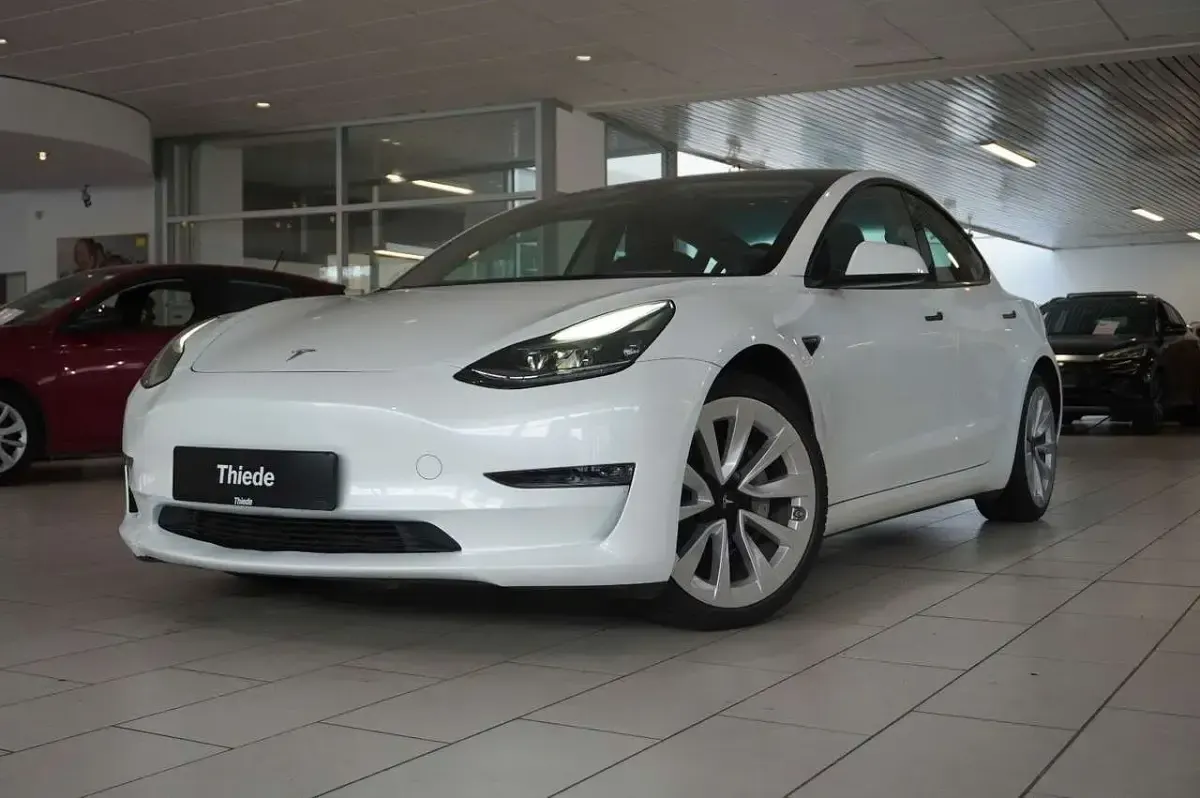Used Tesla Model 3 366 kW (498 HP) 2023 White Sedan