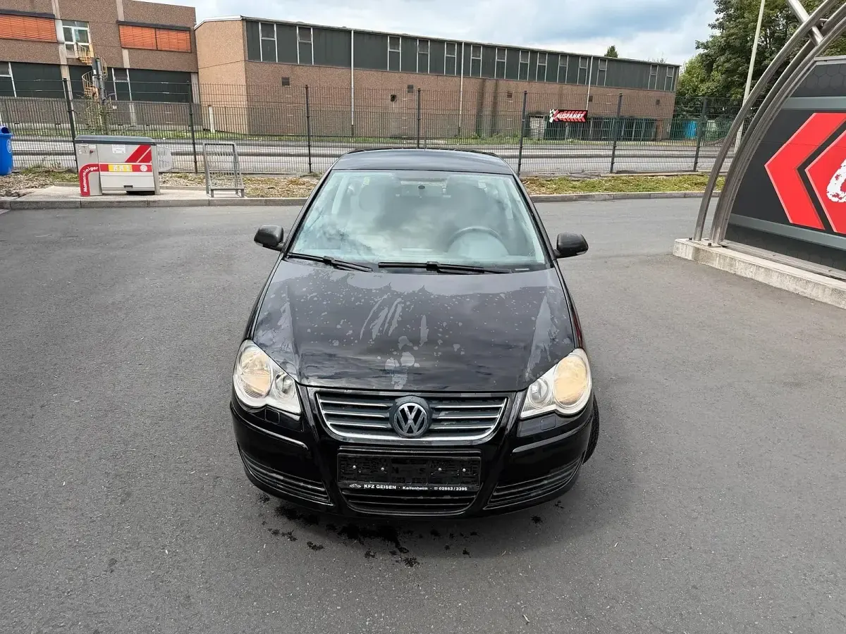 Gebraucht VW Polo 60 PS (44 kW) 2010 Schwarz Kleinwagen