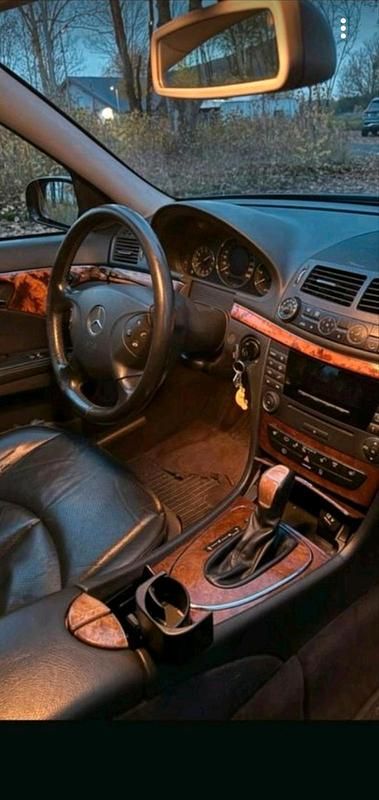 Gebraucht Mercedes E220 150 PS (110 kW) 2005 Schwarz Kombi