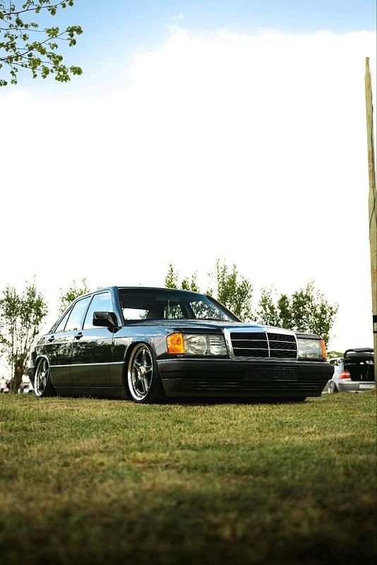 Andere farben Gebraucht 1991 Mercedes 190 Limousine | 12.000 € - Bild 1/4