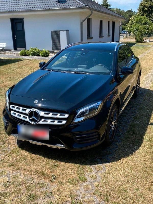 Gebraucht Mercedes GLA200 Edition 156 PS (114 kW) 2017 Schwarz SUV