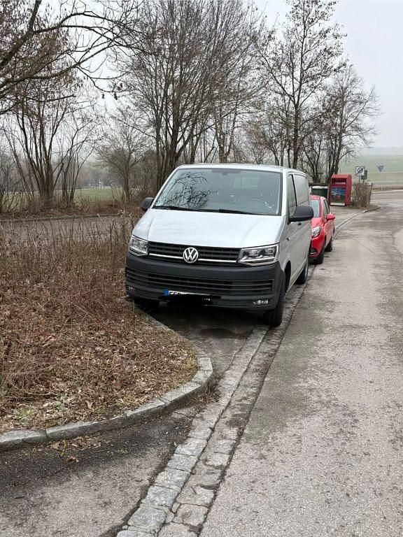 Gebraucht VW Transporter 150 PS (110 kW) 2019 Silber Van
