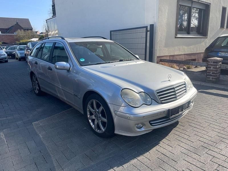 Gebraucht Mercedes C180 143 PS (105 kW) 2005 Silber Kombi