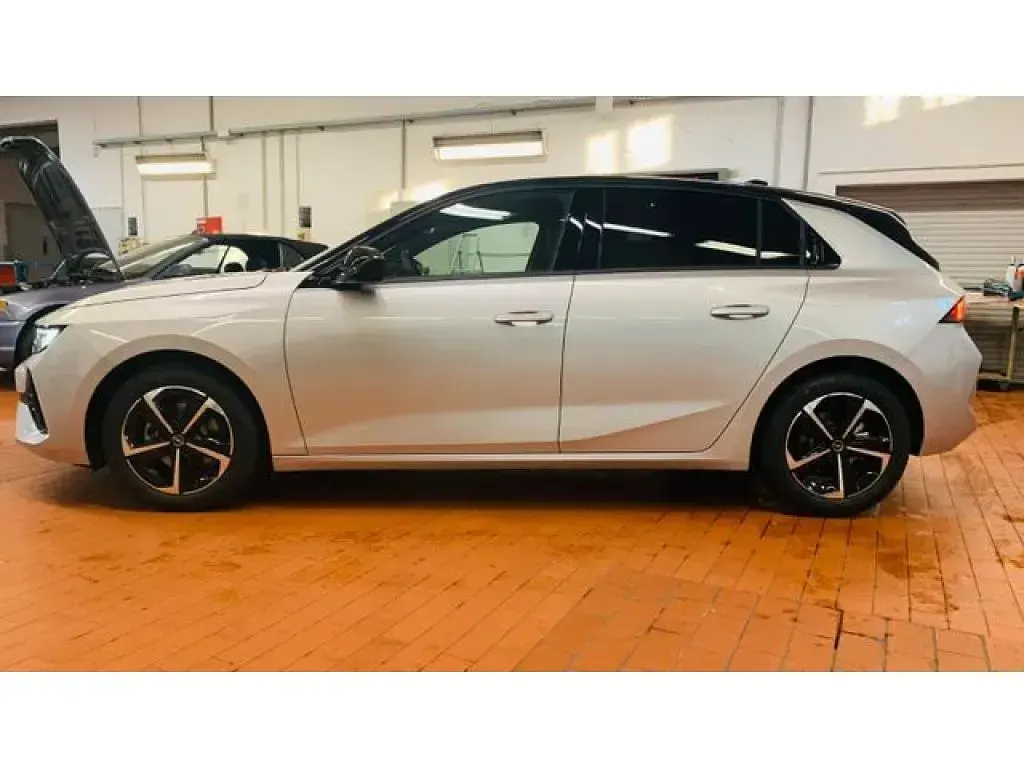 Gebraucht Opel Astra GS Line 131 PS (96 kW) 2024 Kristall silber metallic (metallic) Kleinwagen