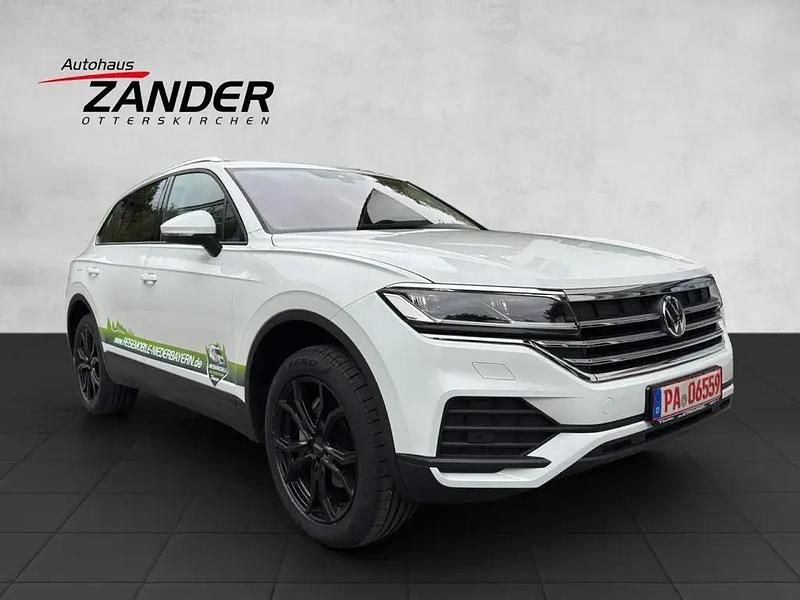 Pure white (weiß) Gebraucht 2025 VW Touareg SUV | 59.900 € (Guter Preis) - Bild 1/4