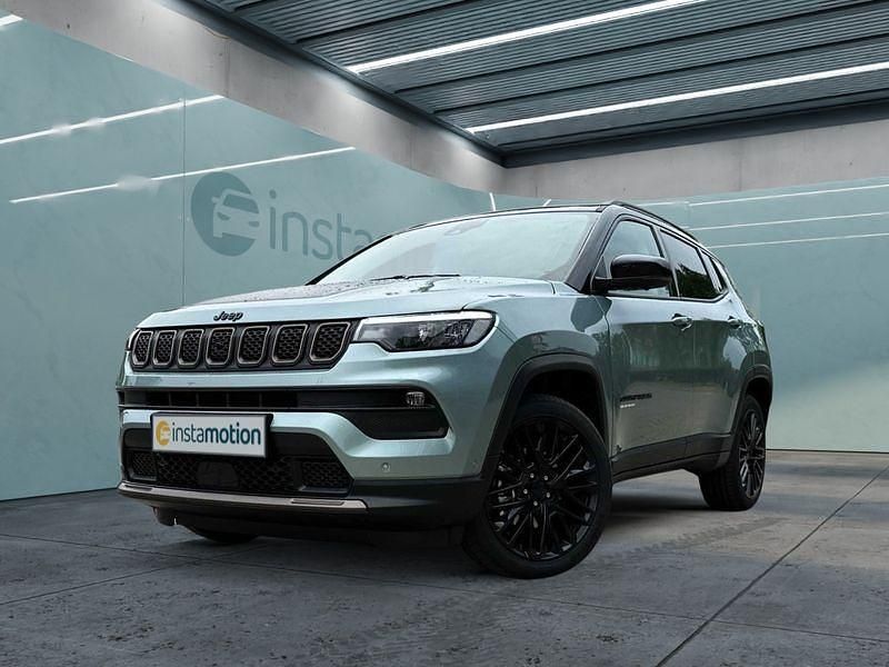 Grün Gebraucht 2022 Jeep Compass SUV | 32.749 € (Teuer) - Bild 1/4