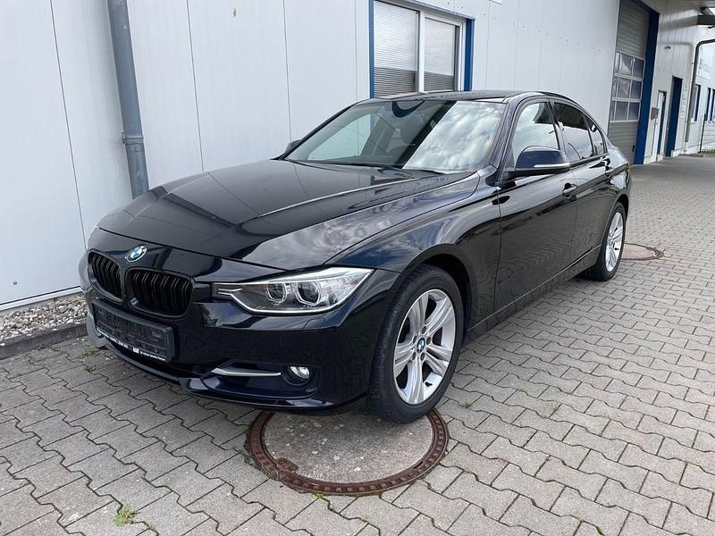 Schwarz Gebraucht 2013 BMW 320 Sport Line Limousine | 9.299 € (Superpreis) - Bild 1/4