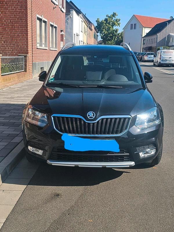 Schwarz Gebraucht 2015 Skoda Yeti SUV | 13.000 € (Guter Preis) - Bild 1/4