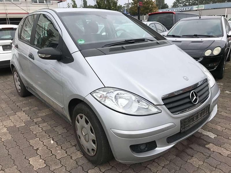 Silber Gebraucht 2004 Mercedes A150 Elegance Limousine | 900 € (Superpreis) - Bild 1/4
