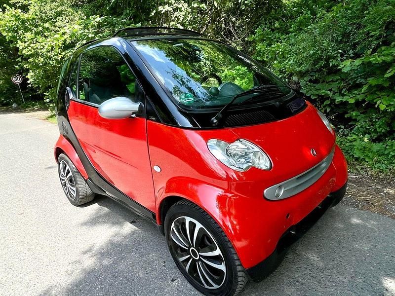 Rot Gebraucht 2006 Smart ForTwo Coupé Kleinwagen | 2.350 € - Bild 1/4