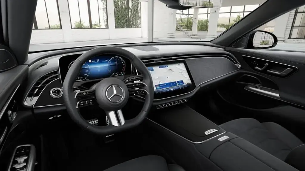 Gebraucht Mercedes E300 AMG 197 PS (144 kW) 2025 Silber Kombi
